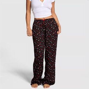 Victoria’s Secret PINK NWT Valentine’s Day 
SWEET DREAMS PAJAMA PANTS